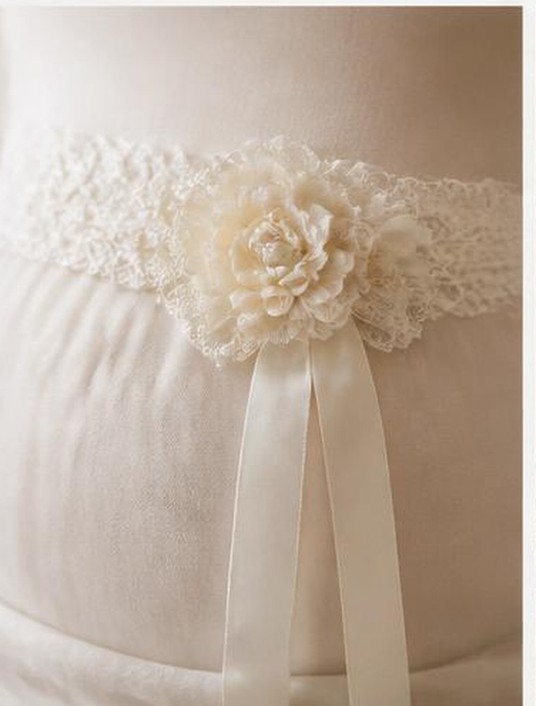 Maternity lace sash