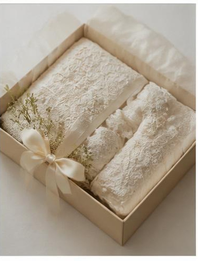Baby shower lace gift box