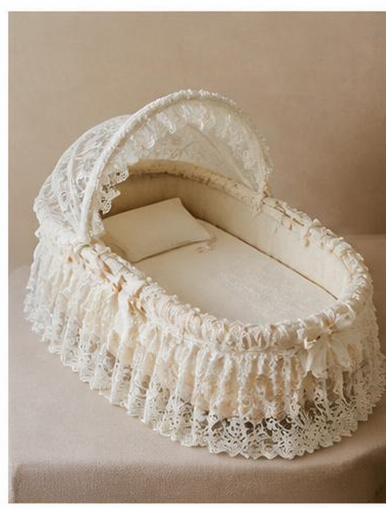Baby lace changing basket